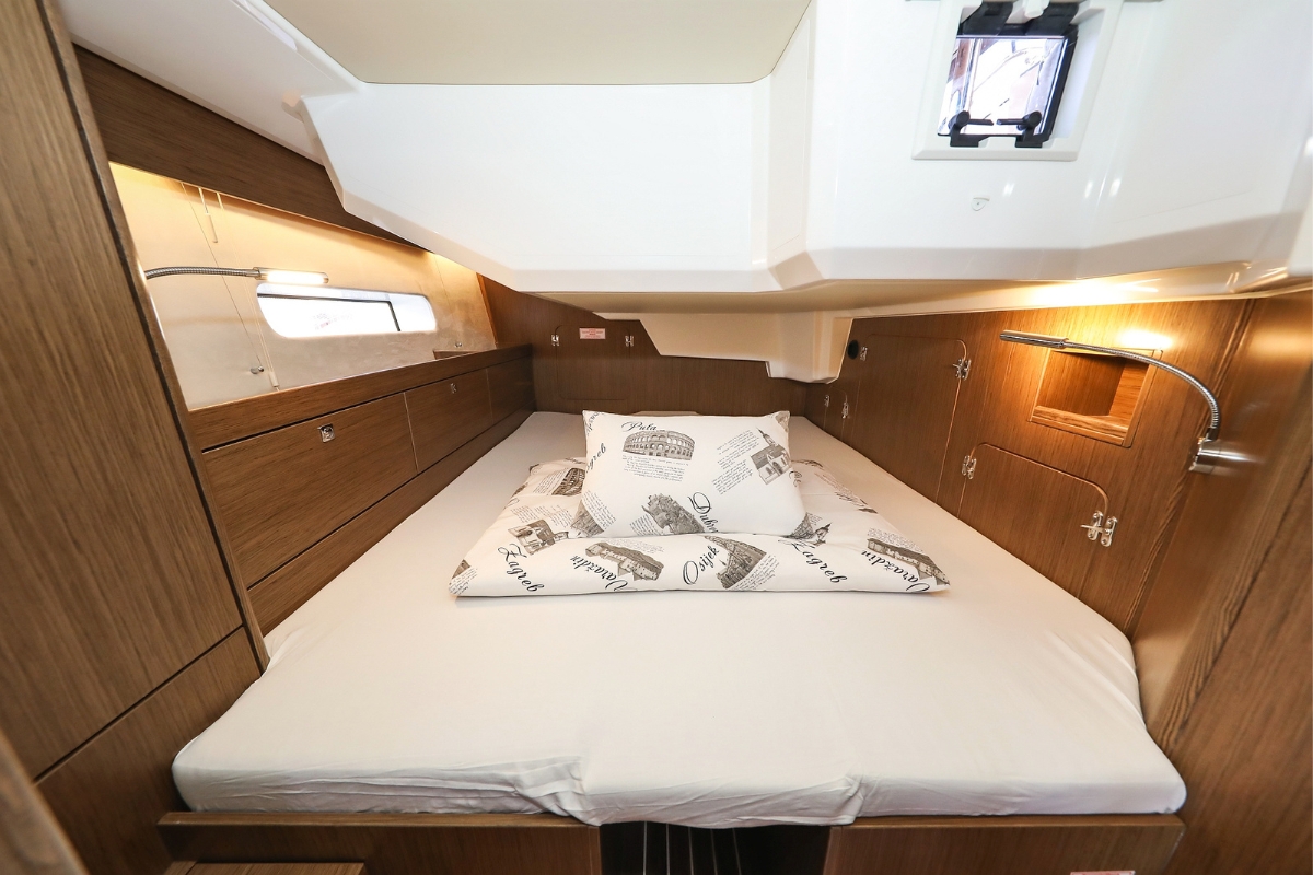 Bavaria C46 - 3 cab. — photo 13