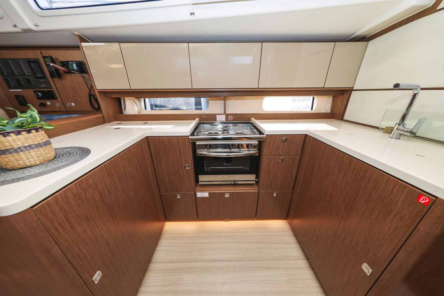 Bavaria C46 - 4 cab. — photo 16