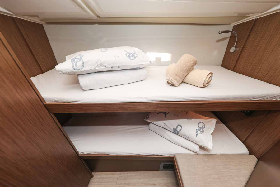 Bavaria C46 - 4 cab. — photo 21