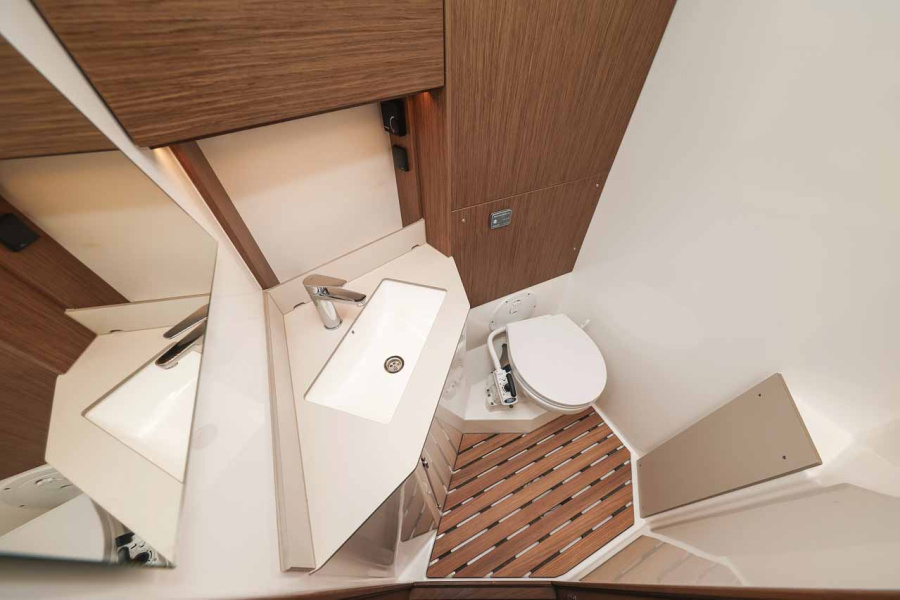 Bavaria C46 - 4 cab. — photo 25