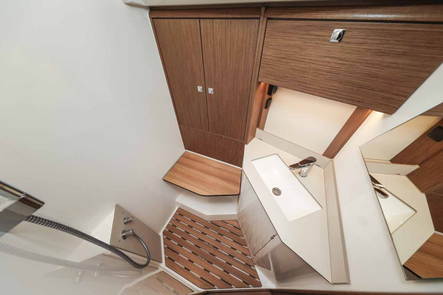 Bavaria C46 - 4 cab. — photo 27
