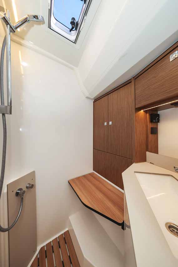 Bavaria C46 - 4 cab. — photo 28