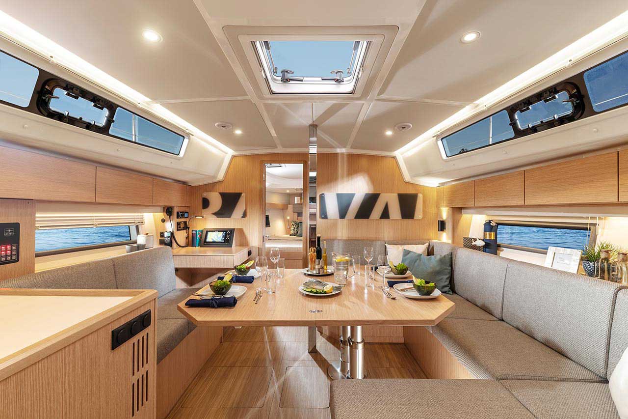 Bavaria C42 — photo 6