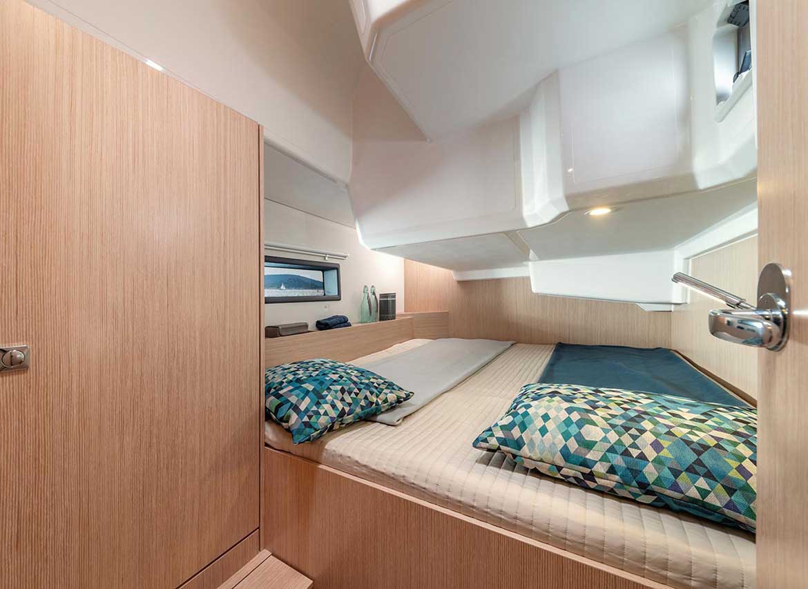 Bavaria C42 — photo 14