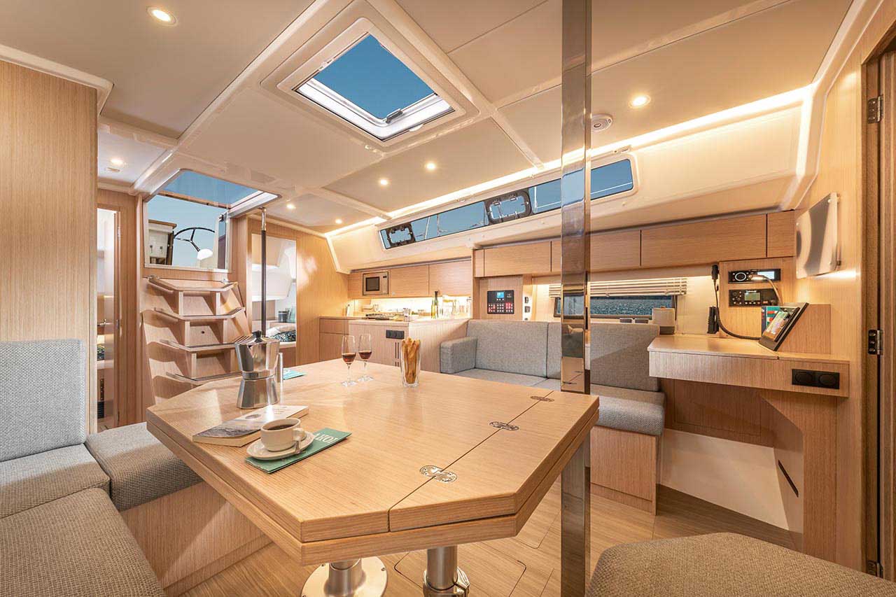 Bavaria C42 Style — photo 4