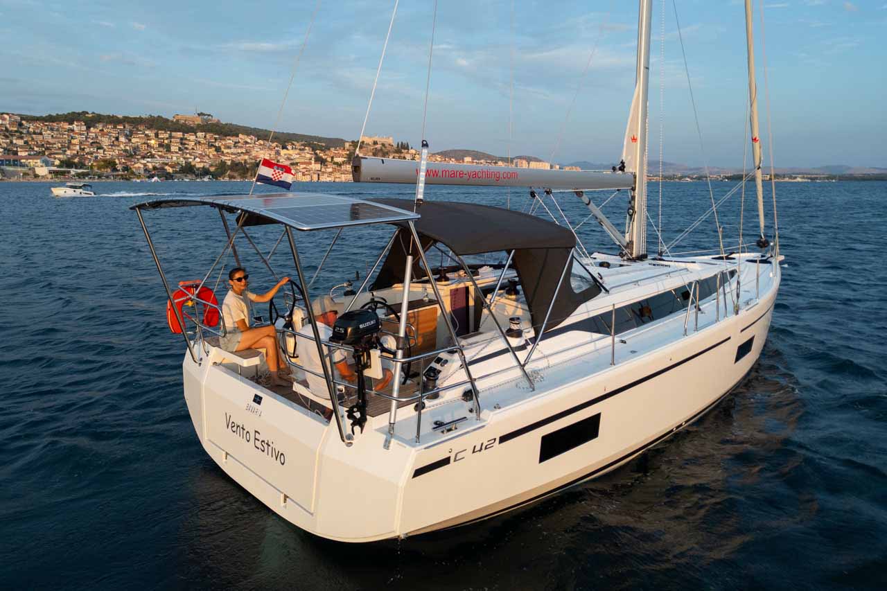 Bavaria C42 — photo 4