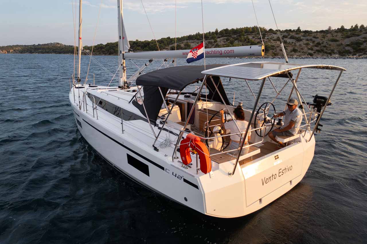 Bavaria C42 — photo 5