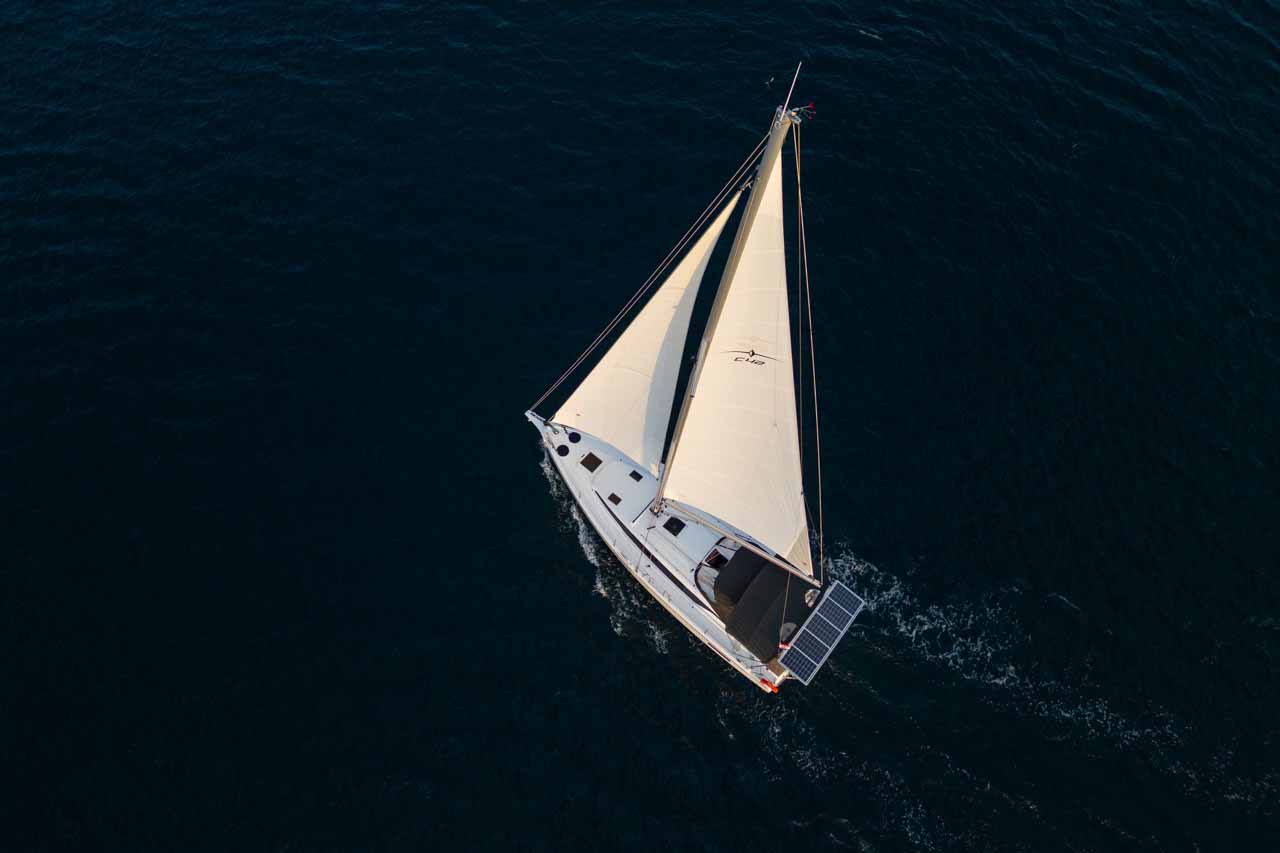 Bavaria C42 — photo 8