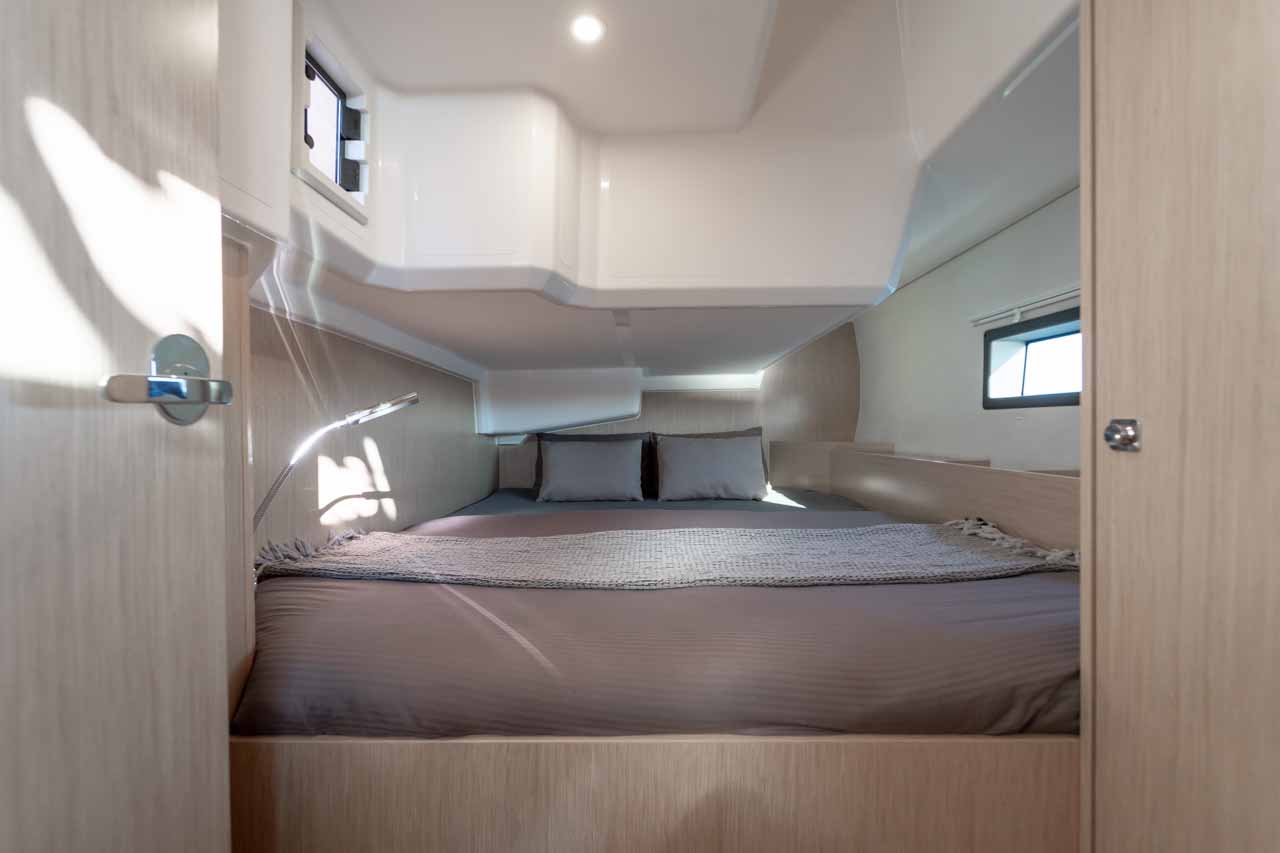 Bavaria C42 — photo 24