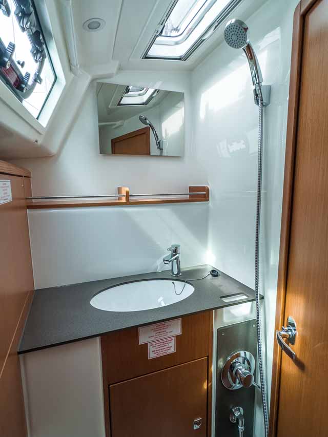 Bavaria Cruiser 37 - 3 cab. — photo 18