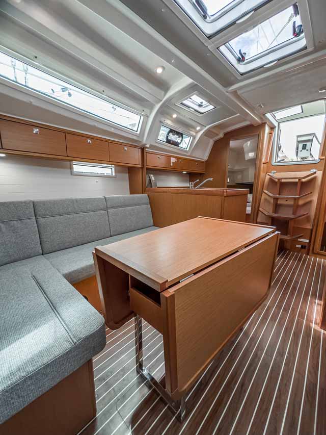 Bavaria Cruiser 37 - 3 cab. — photo 12