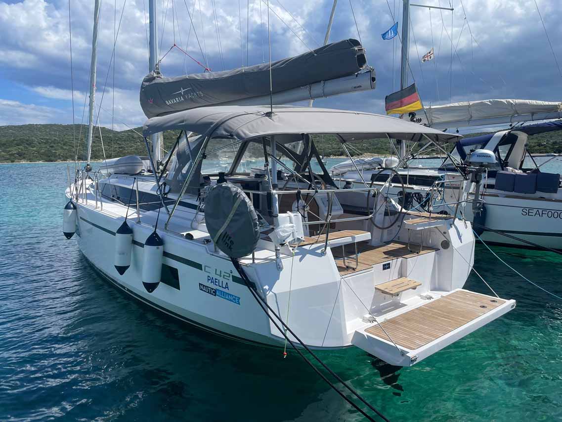 Bavaria C42 — photo 3