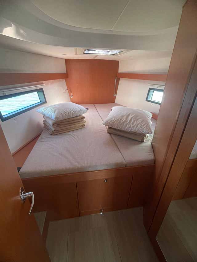 Bavaria C42 — photo 6