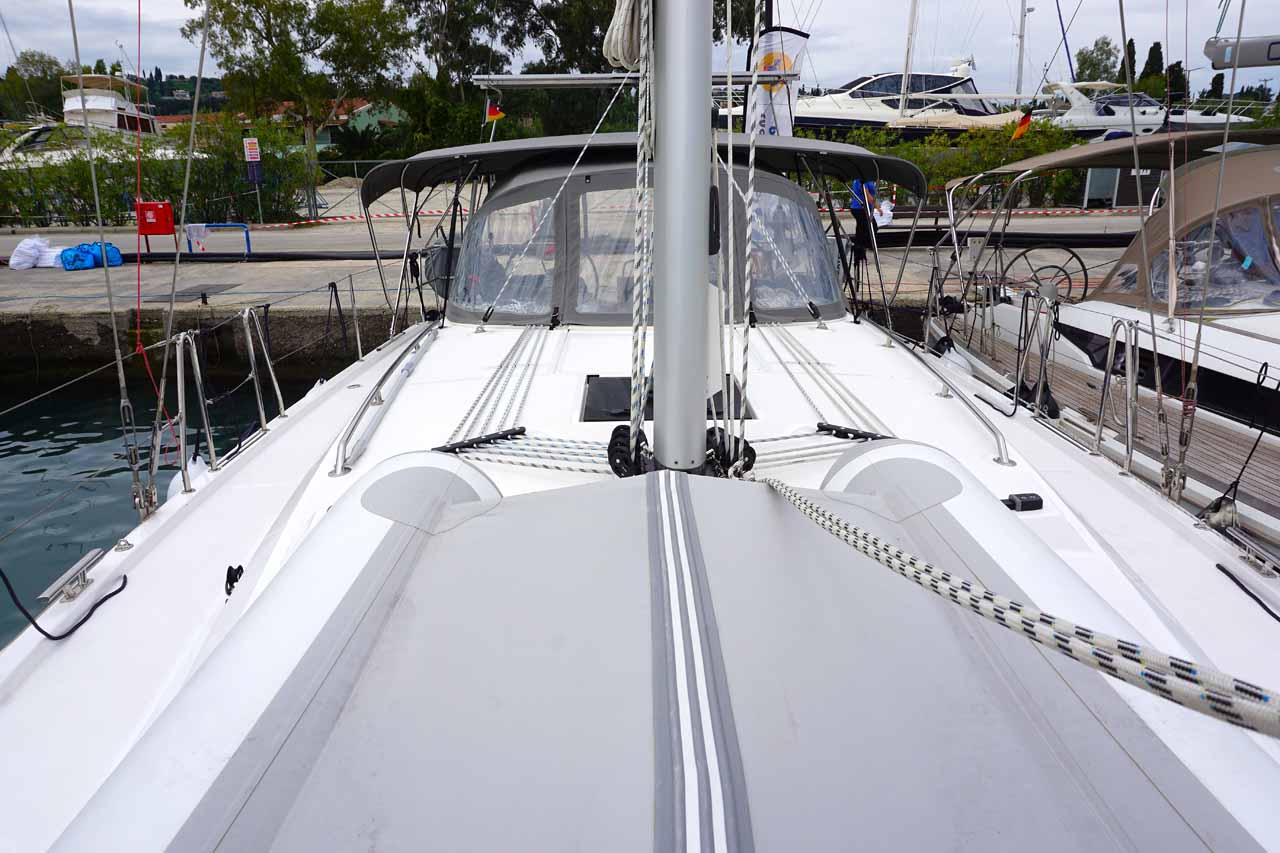 Bavaria C42 — photo 7