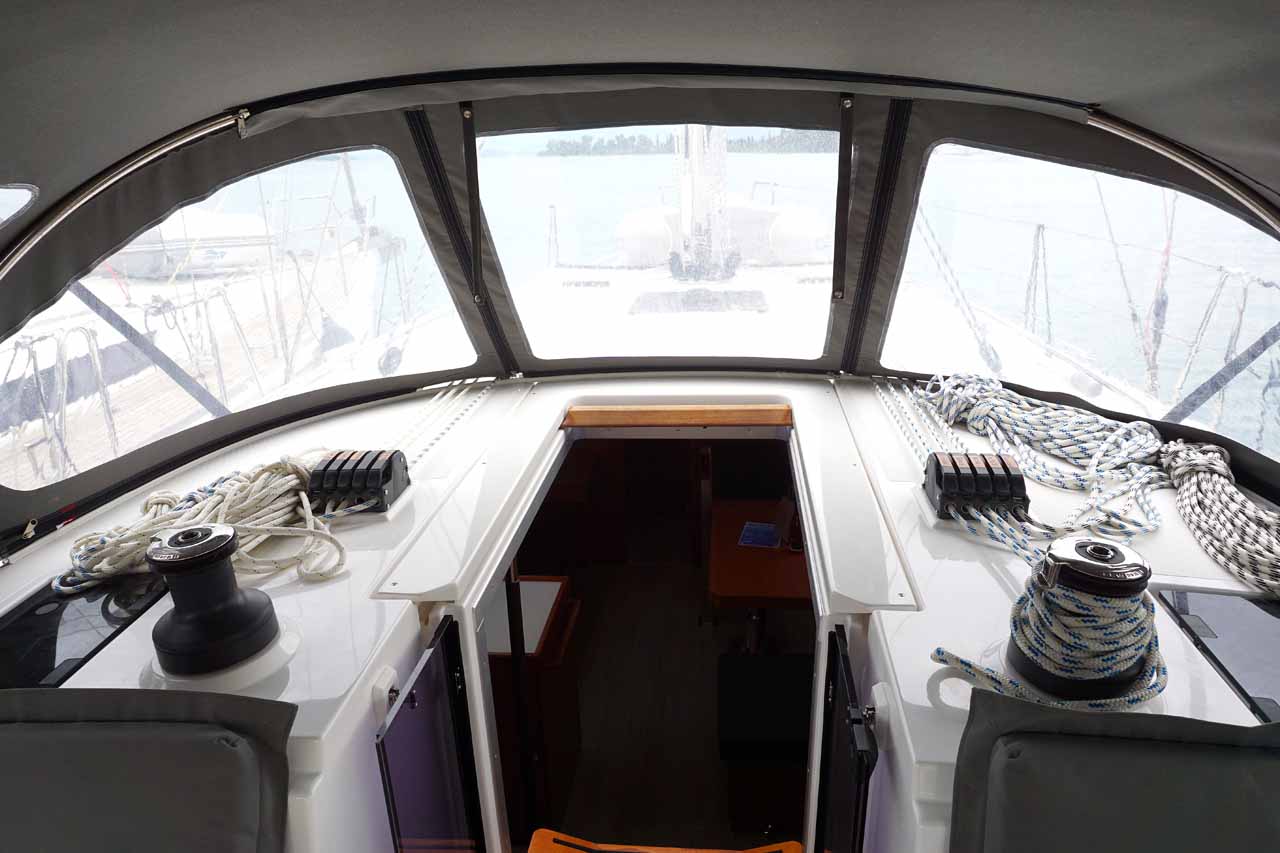 Bavaria C42 — photo 10