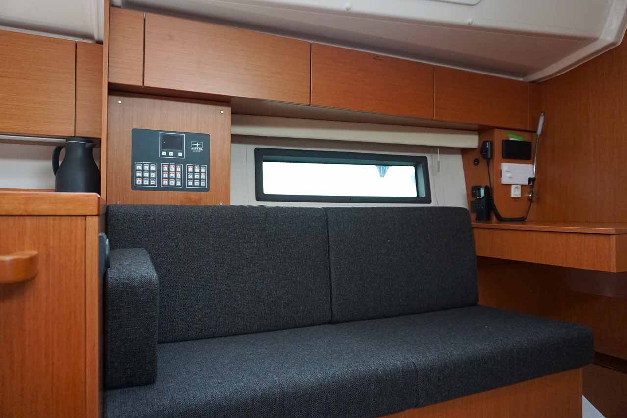 Bavaria C42 — photo 12