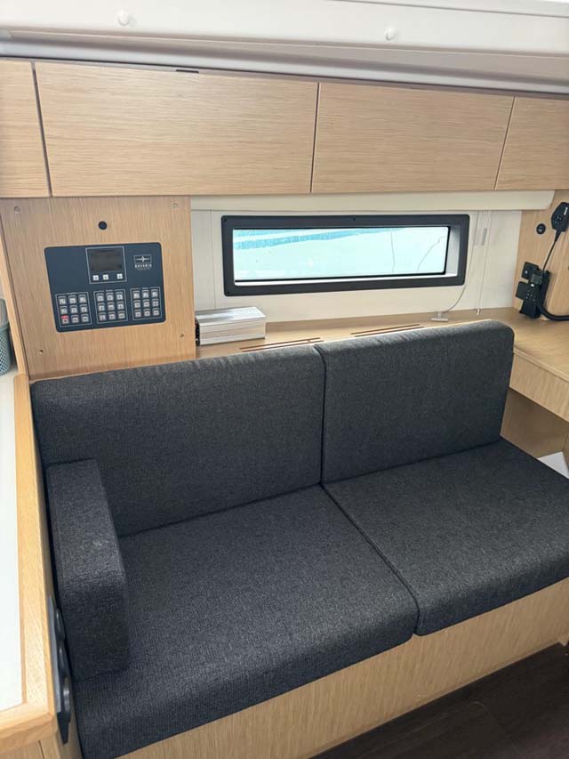 Bavaria C42 Style — photo 9