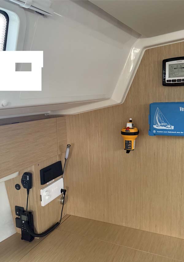 Bavaria C42 Style — photo 10