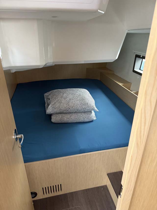 Bavaria C42 Style — photo 12