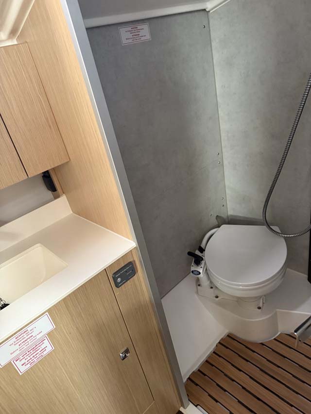 Bavaria C42 Style — photo 14