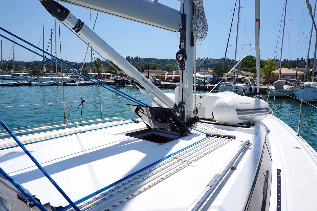 Bavaria C38 — photo 4