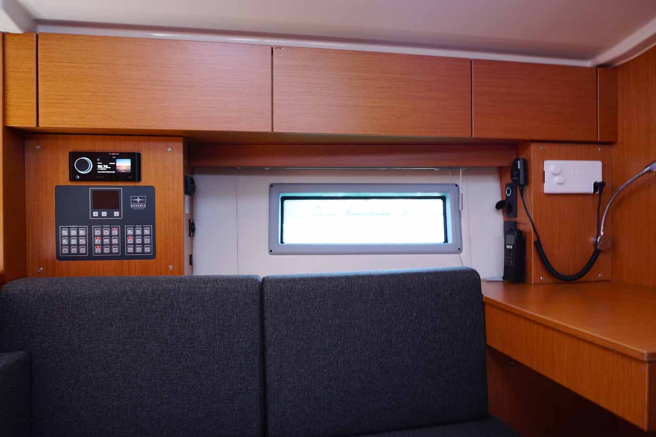 Bavaria C38 — photo 12