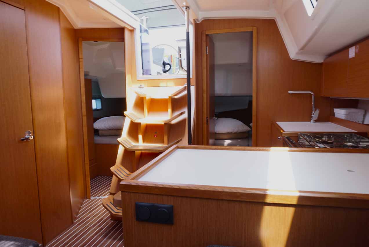Bavaria C38 — photo 13