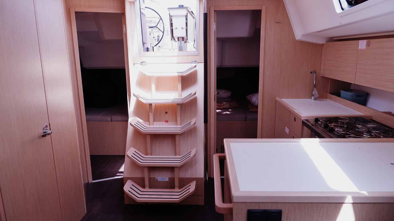 Bavaria C38 — photo 9