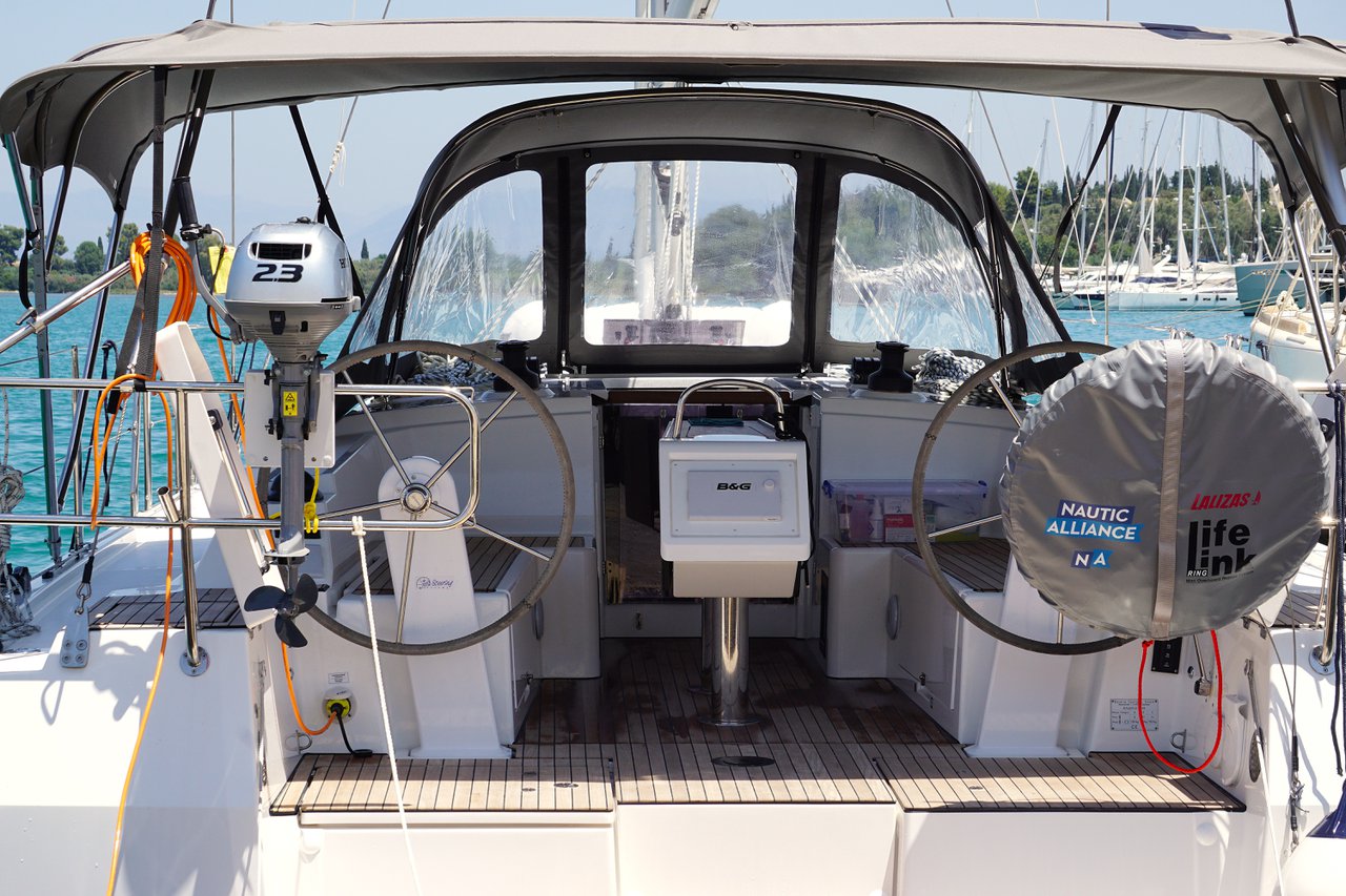 Bavaria C38 — photo 3