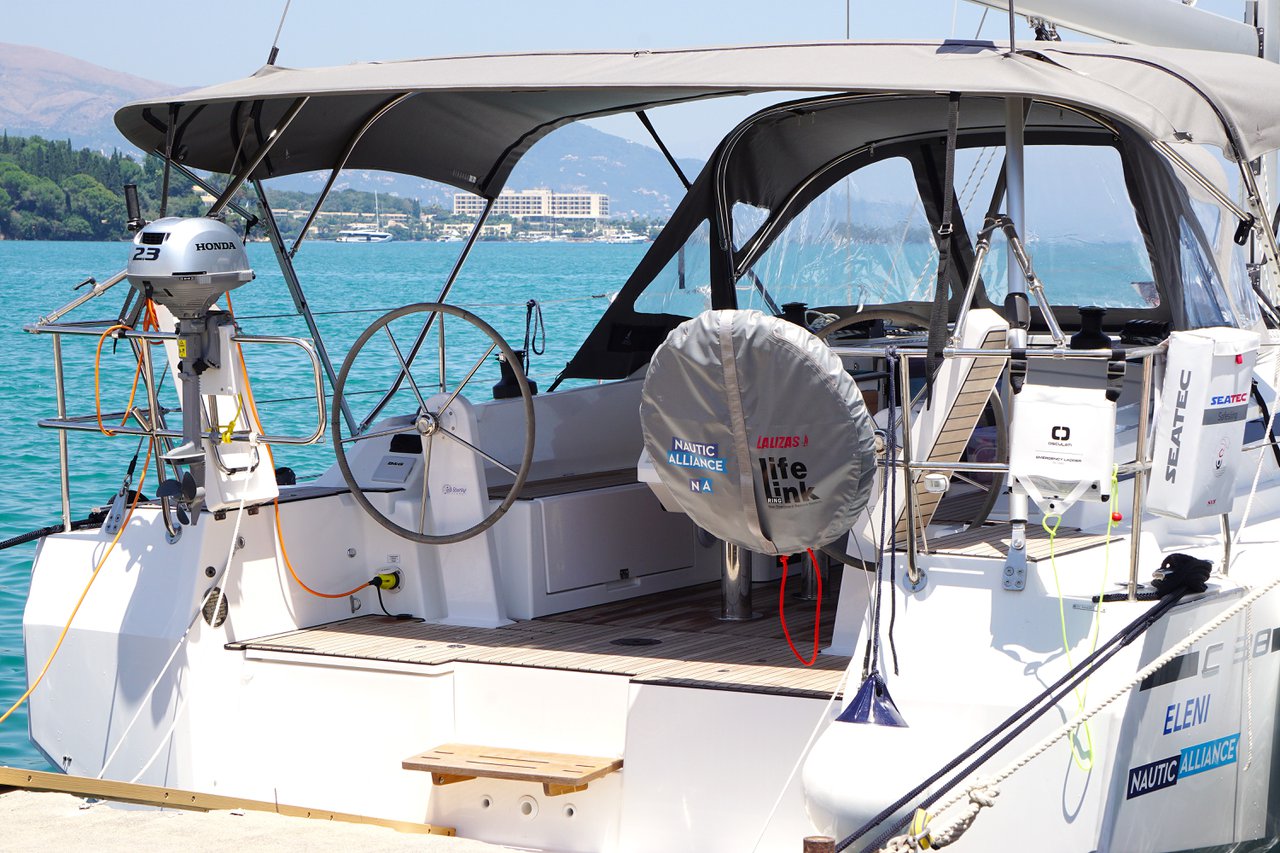 Bavaria C38 — photo 4