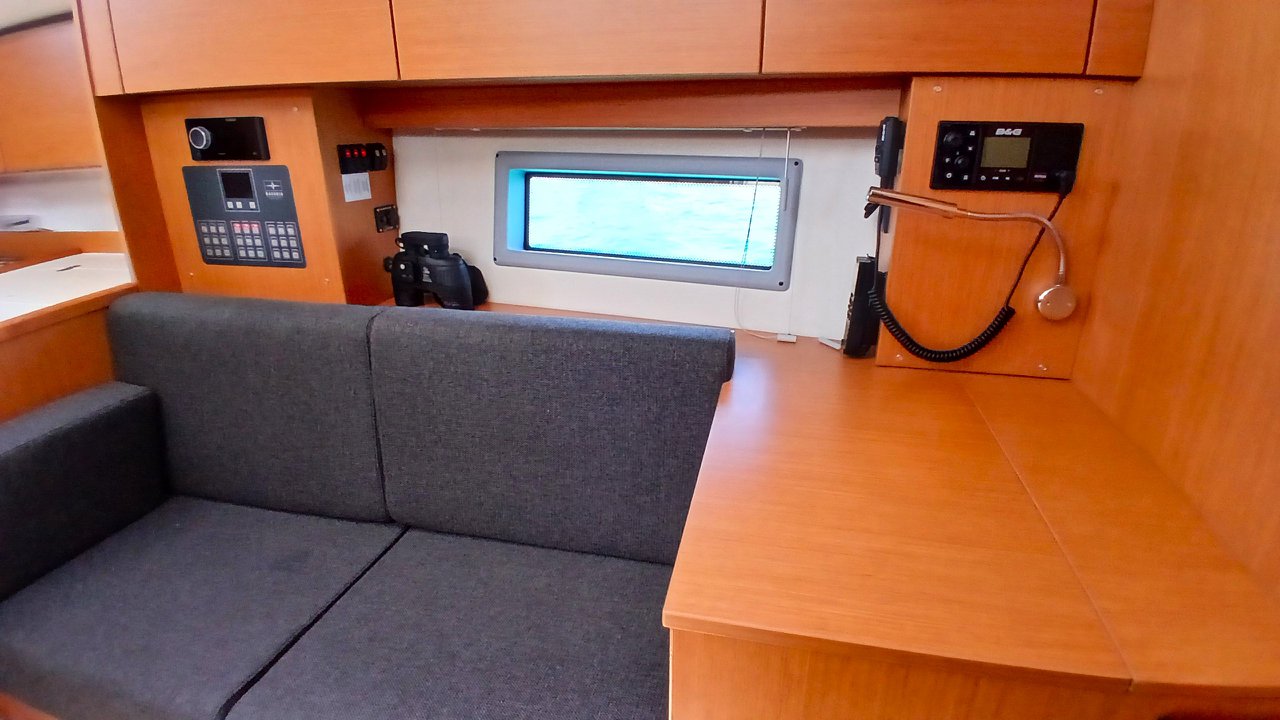 Bavaria C38 — photo 10
