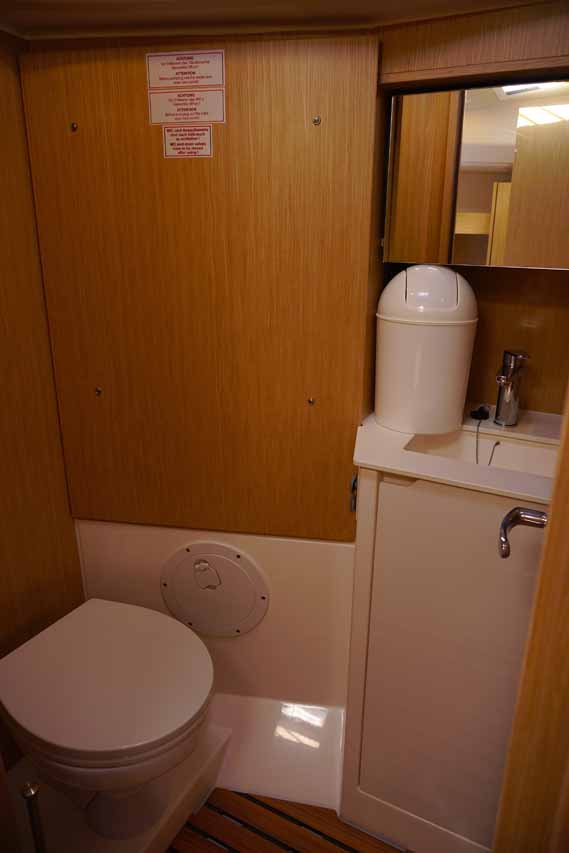 Bavaria C38 — photo 8