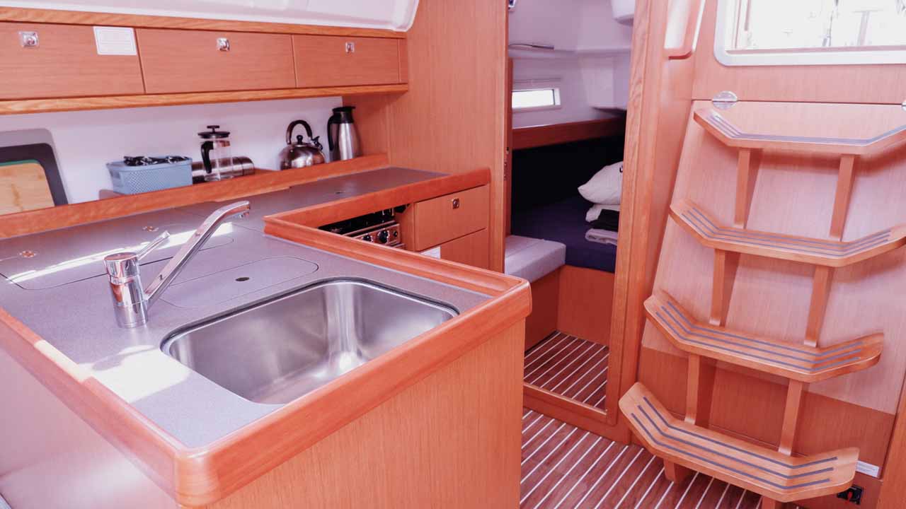 Bavaria Cruiser 37 - 3 cab. — photo 11