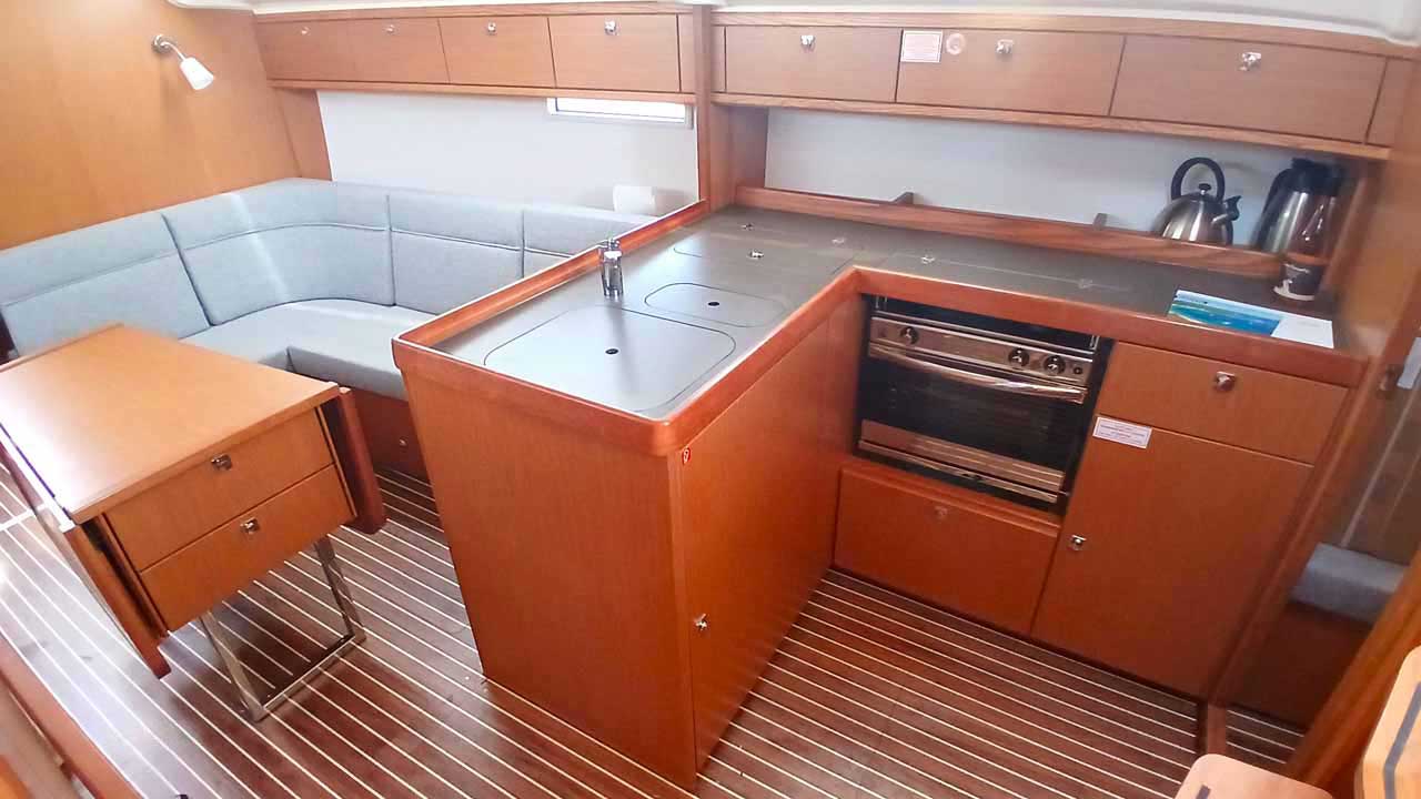 Bavaria Cruiser 37 - 3 cab. — photo 7