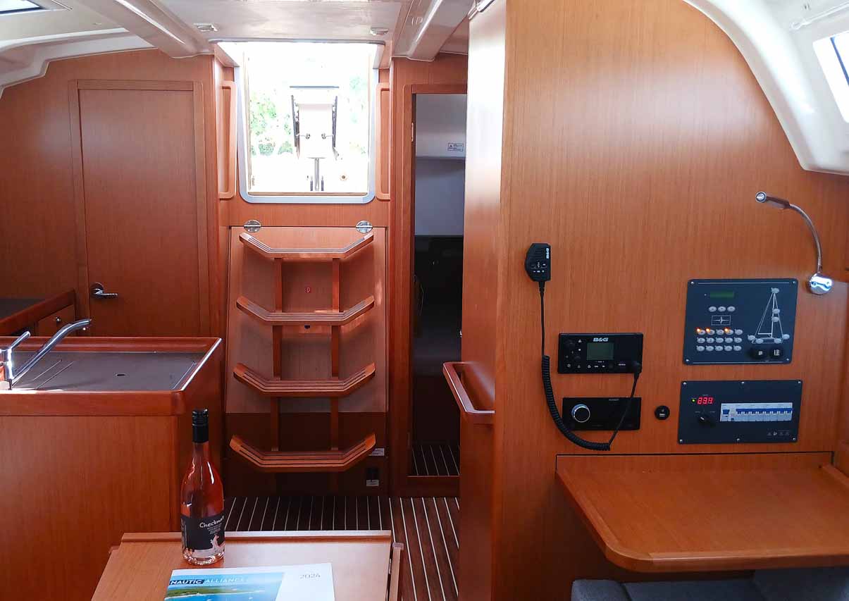 Bavaria Cruiser 37 - 3 cab. — photo 10