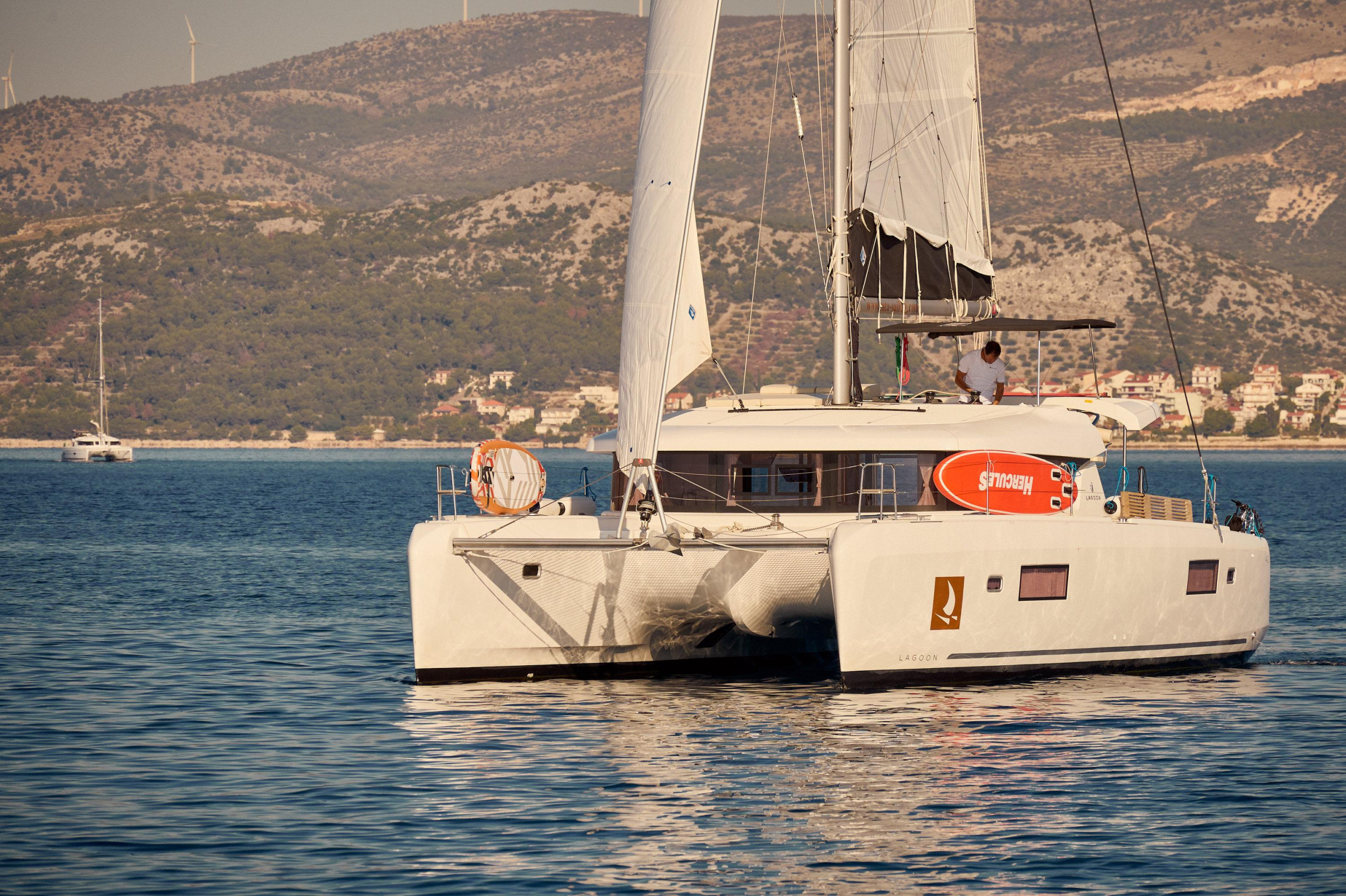 Lagoon 42 - 4 + 2 cab. — photo 4