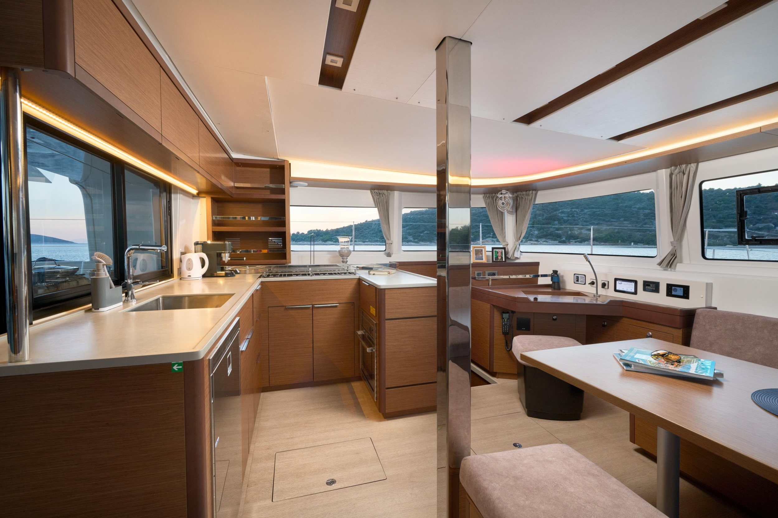 Lagoon 46 - 4 + 2 cab. — photo 14