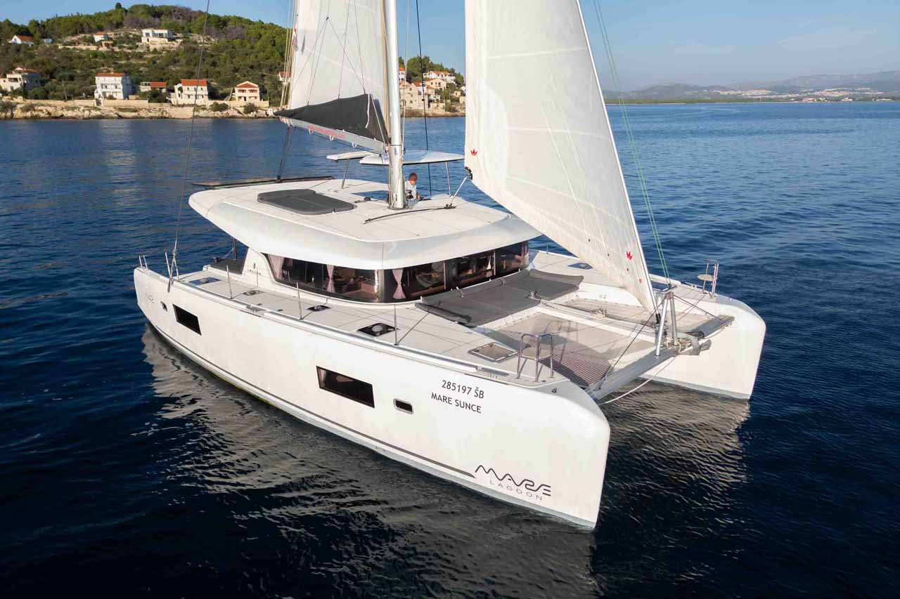 Lagoon 42 - 4 + 2 cab. — photo 1
