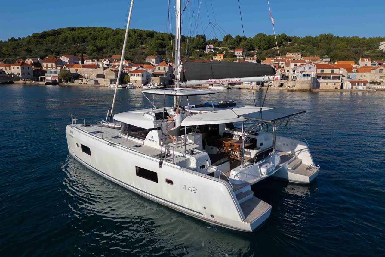 Lagoon 42 - 4 + 2 cab. — photo 6