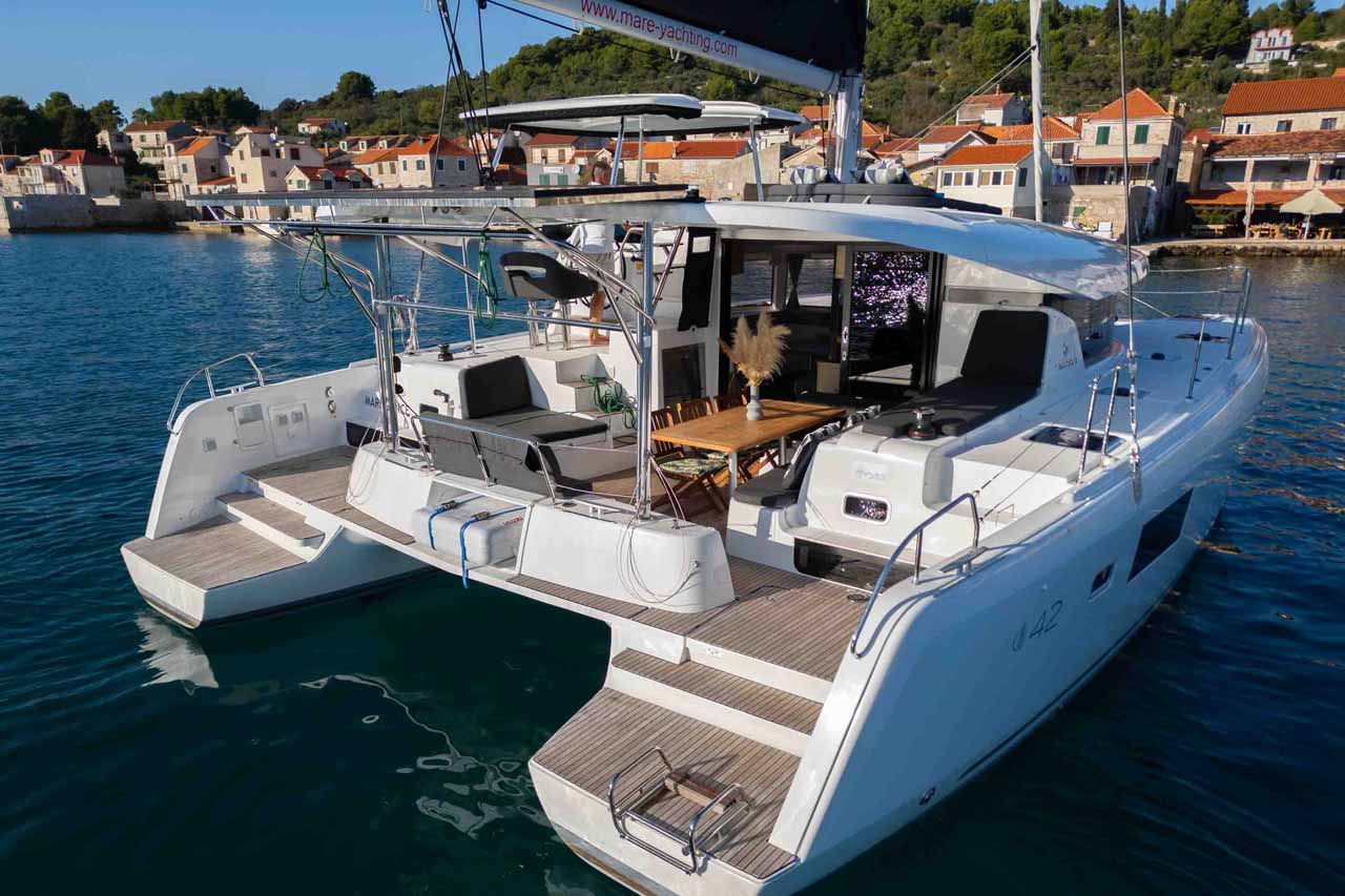 Lagoon 42 - 4 + 2 cab. — photo 7