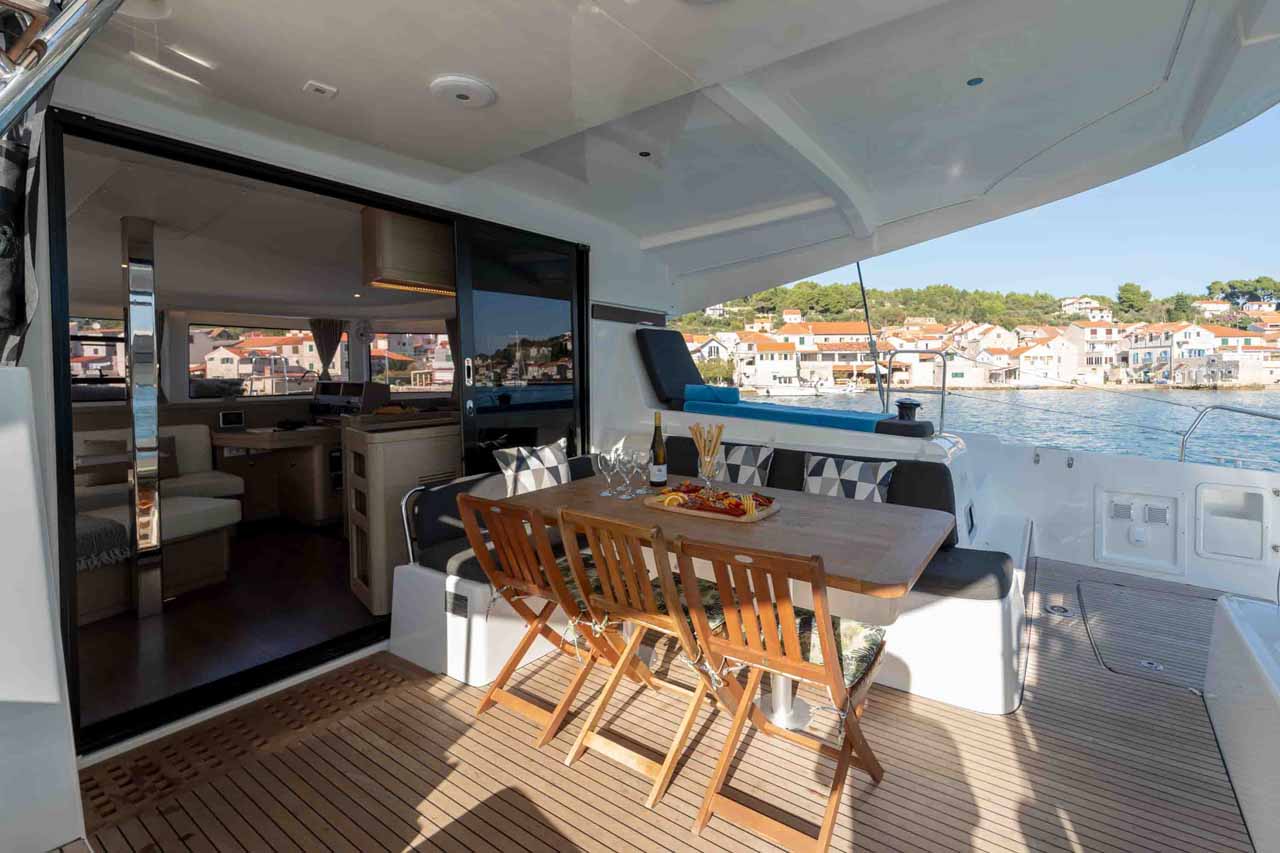 Lagoon 42 - 4 + 2 cab. — photo 9