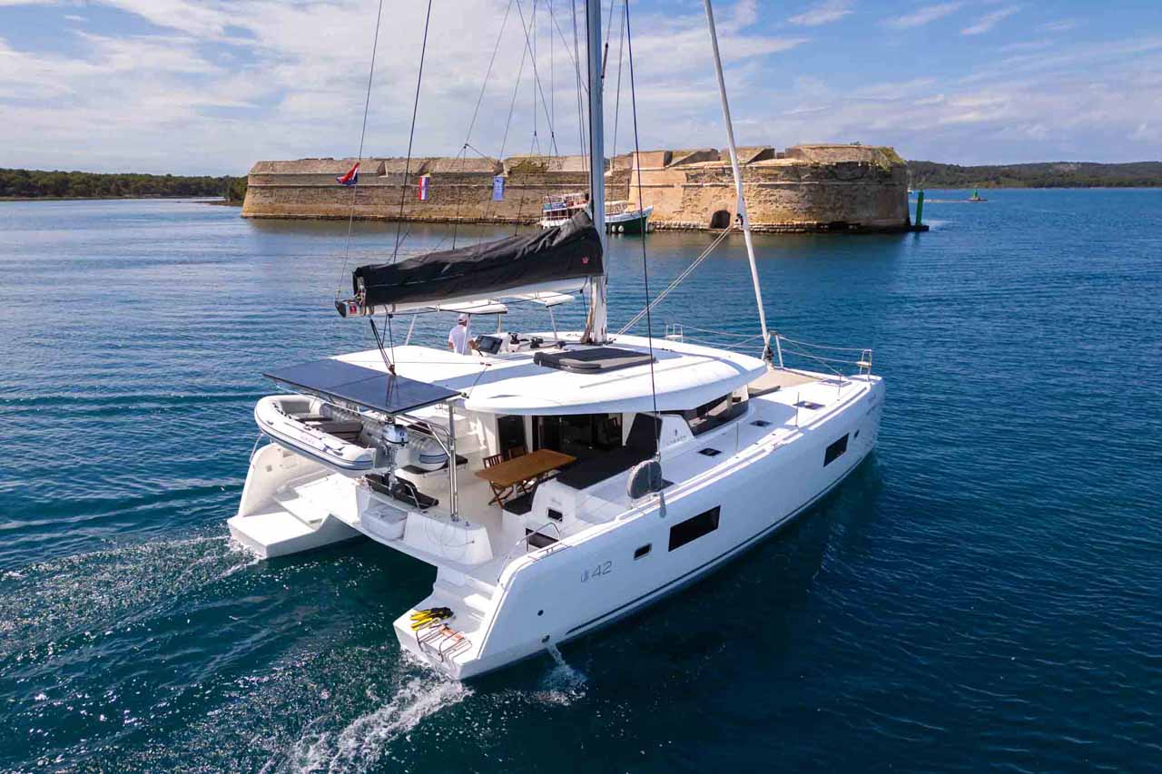 Lagoon 42 - 4 + 2 cab. — photo 3