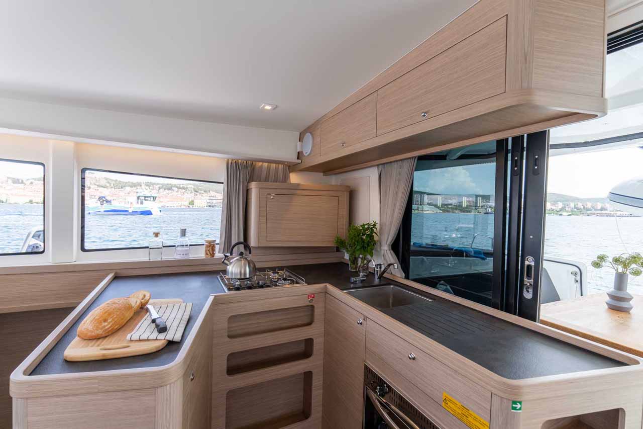 Lagoon 42 - 4 + 2 cab. — photo 20