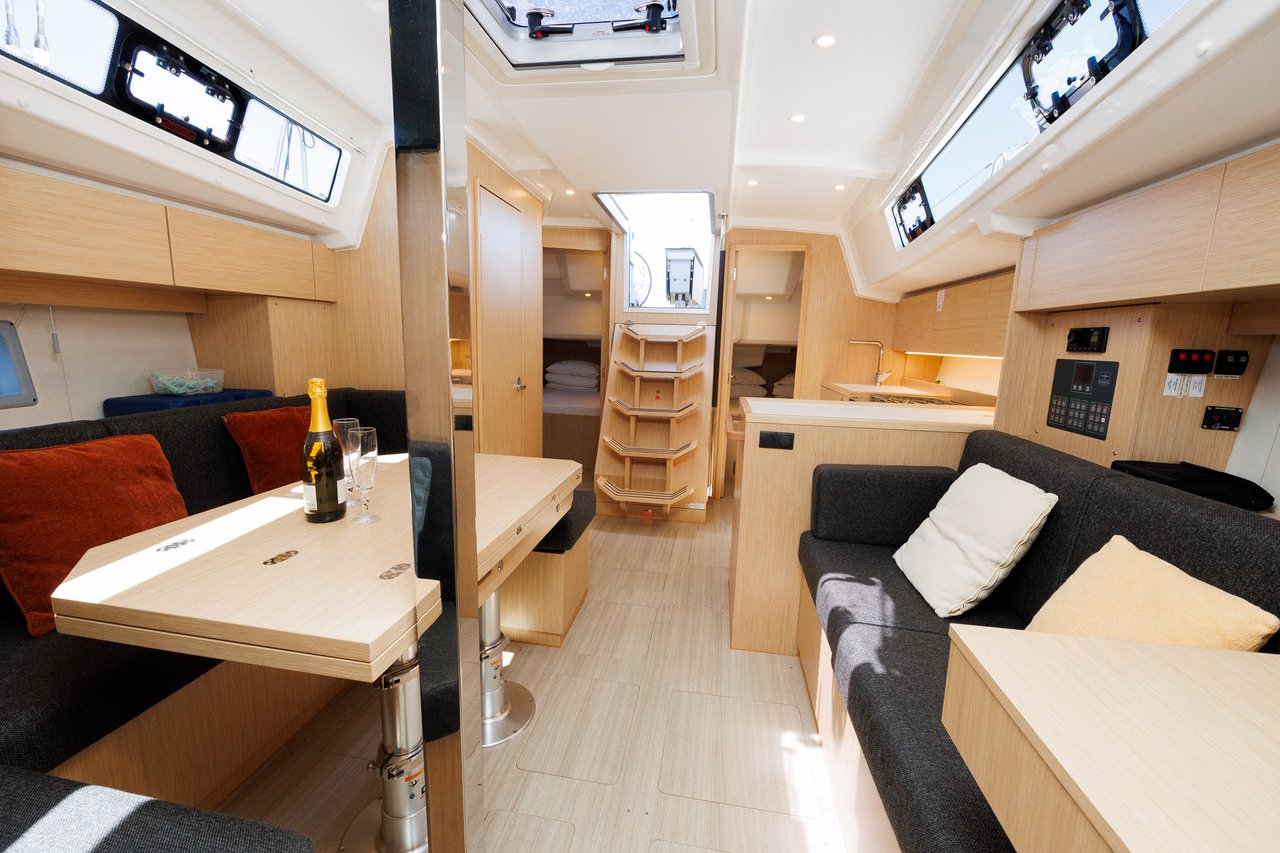 Bavaria C38 — photo 13