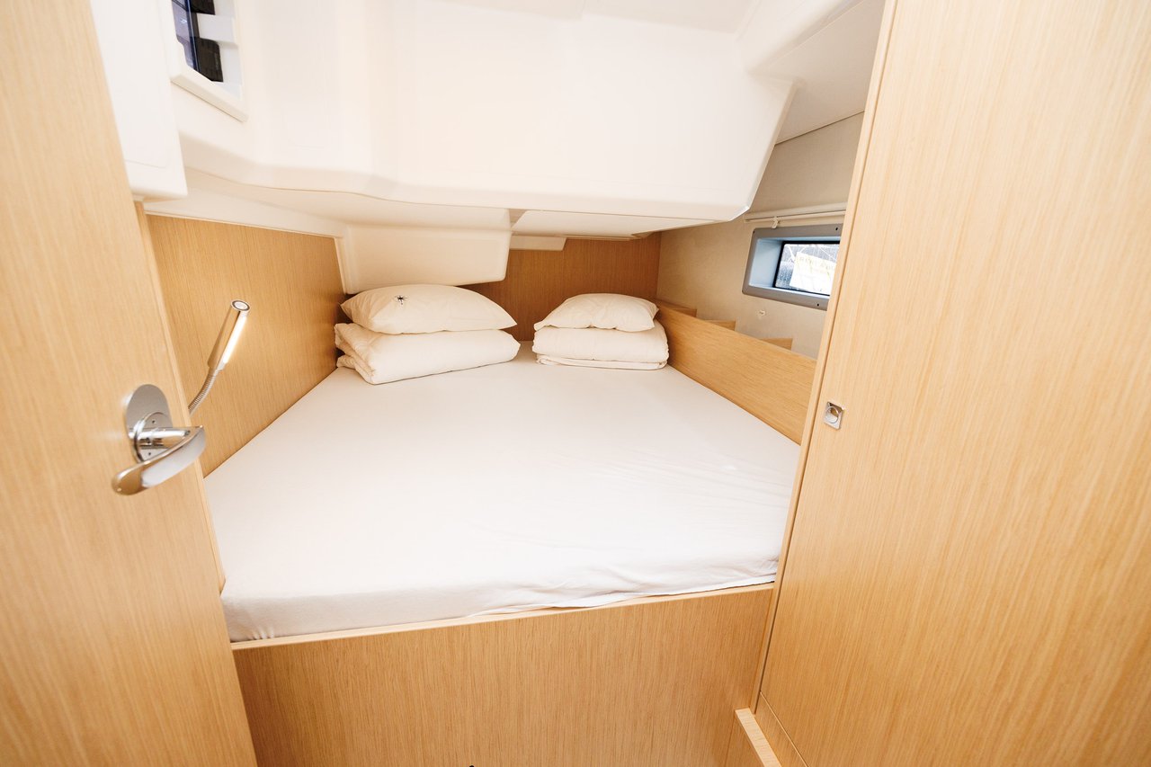 Bavaria C38 — photo 18