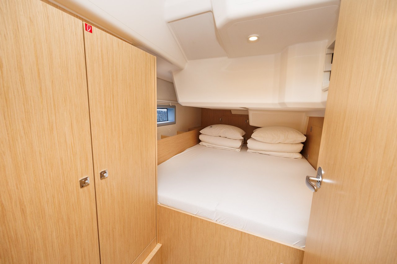 Bavaria C38 — photo 19