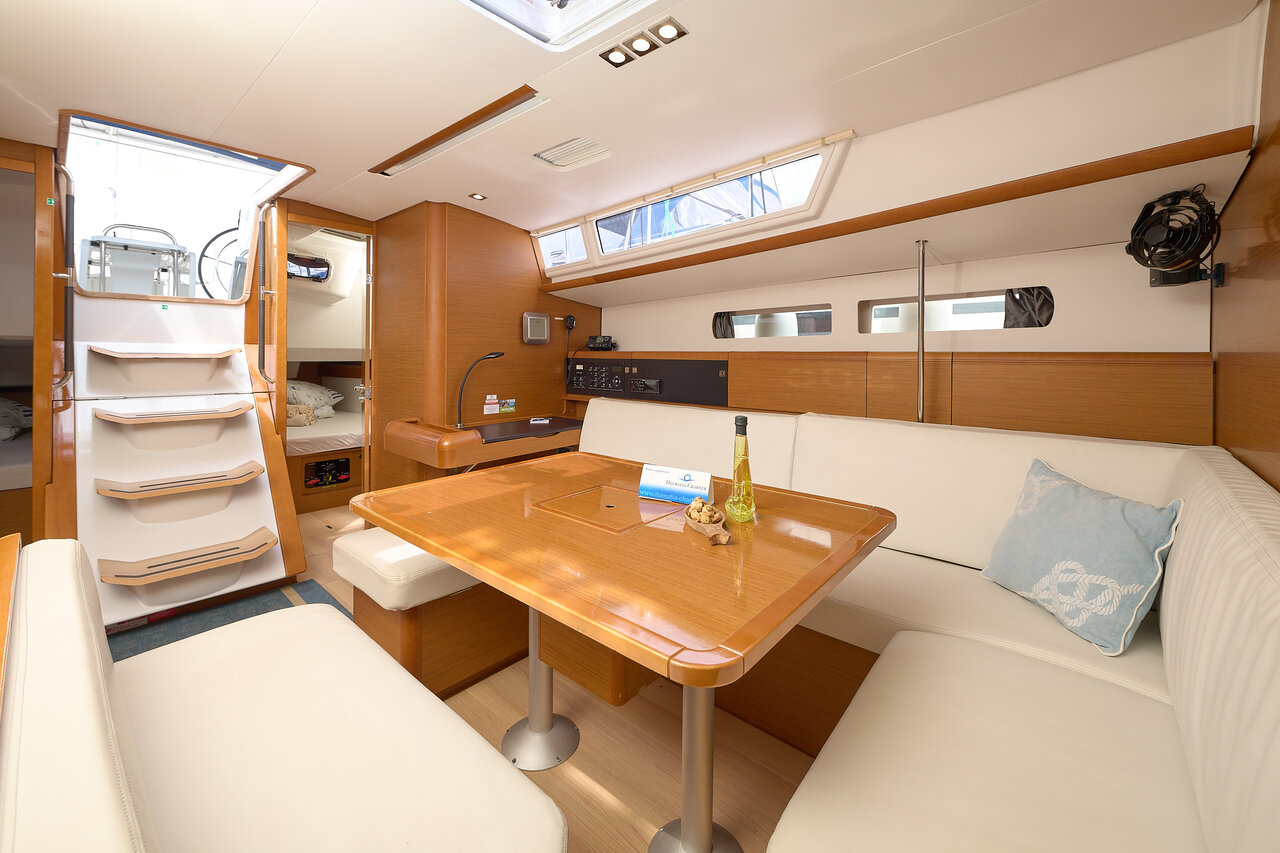 Sun Odyssey 479 - 4 cab. — photo 1