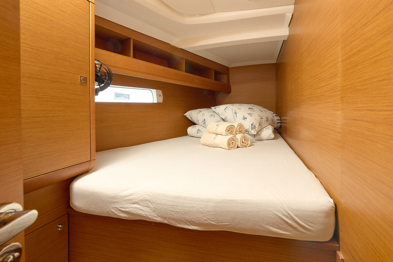 Sun Odyssey 479 - 4 cab. — photo 30