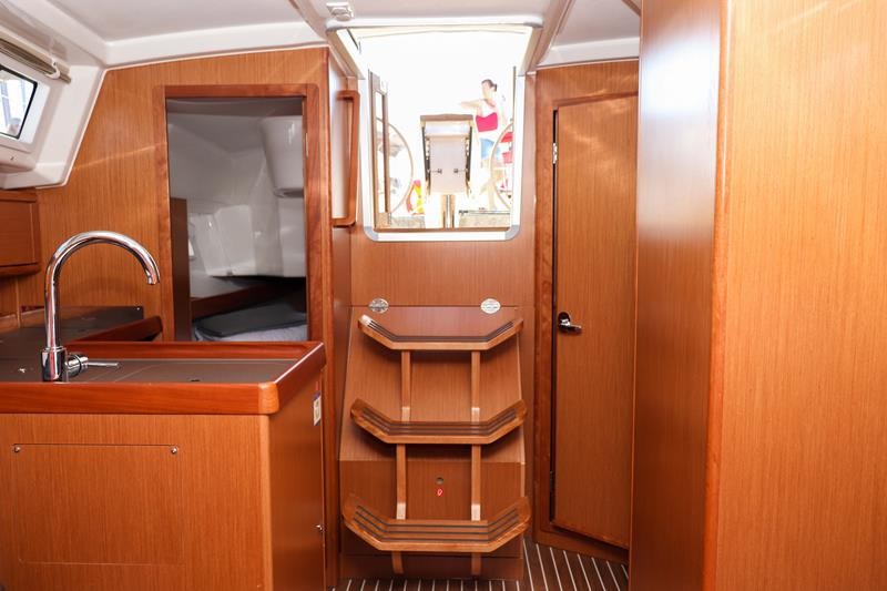 Bavaria Cruiser 34 — photo 9