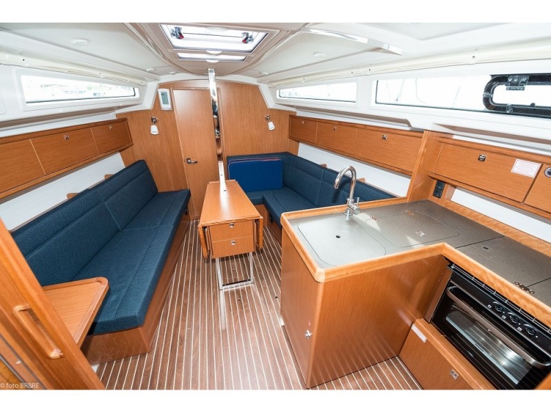 Bavaria Cruiser 34 — photo 10